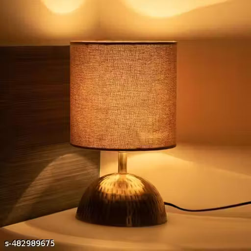 Golden Hammered’ Decorative Iron Table Lamp